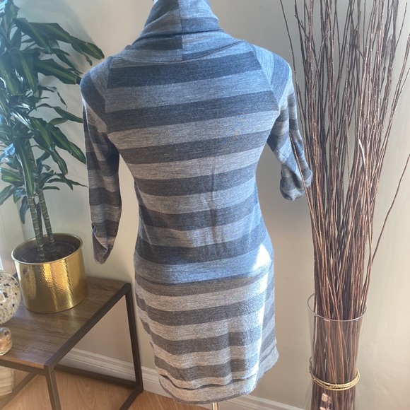 Jules & James Women’s Medium Two-Toned Grey Cowl Neck Dress - Picture 2 of 4